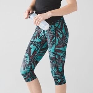 Lululemon Tight Stuff Crop
Mini Palm Lace Tofino Teal Multi